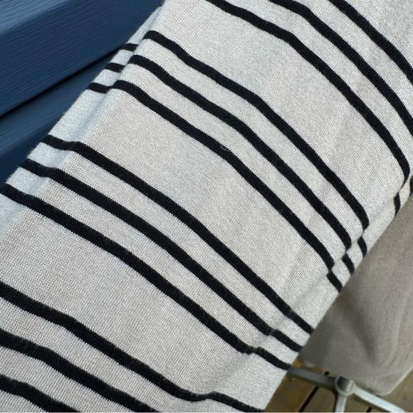 EUC LuLaRoe Randy Women’s Size L 3/4 black striped sleeve Shirt Top solid body - Picture 3 of 7